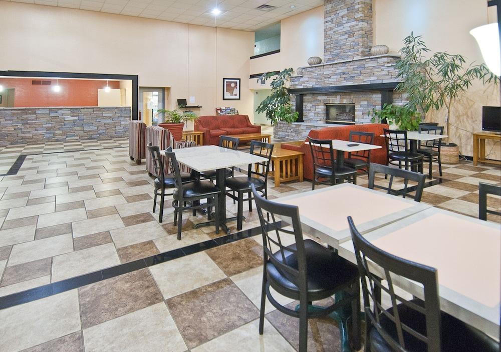 Econo Hotel 2*