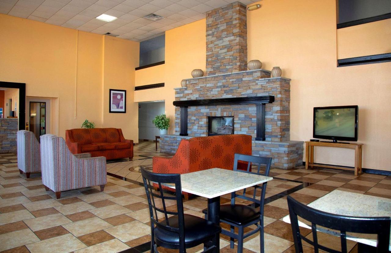 Econo Hotel